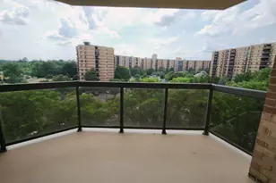 8340 Greensboro Dr, McLean, VA 22102 - Photo 27