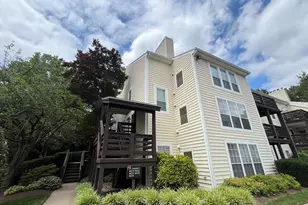 10212 Oakton Terrace Rd, Oakton, VA 22124 - Photo 1
