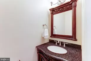 5501 W Ridge View Dr, Fairfax, VA 22030 - Photo 37