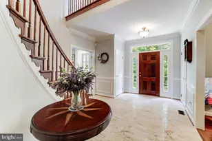 5501 W Ridge View Dr, Fairfax, VA 22030 - Photo 7
