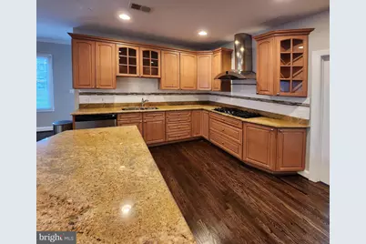 610 Meadow Lane SW, Vienna, VA 22180 - Photo 9