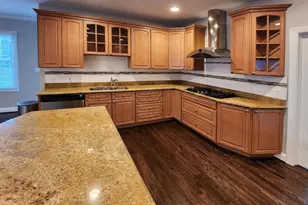 610 Meadow Ln SW, Vienna, VA 22180 - Photo 9