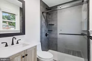 10703 Almond St, Fairfax, VA 22032 - Photo 13