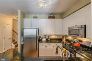 2700 Bellforest Ct, Vienna, VA 22180 - Photo 7