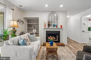 10090 Oakton Terrace Rd, Oakton, VA 22124 - Photo 11