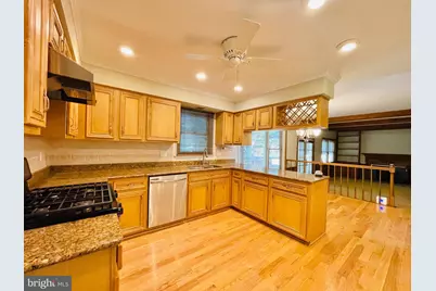7227 Devereux Court, Alexandria, VA 22315 - Photo 9