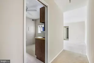 9712 Kingsbridge Dr, Fairfax, VA 22031 - Photo 3