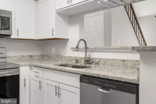 2221 Lovedale Ln, Reston, VA 20191 - Photo 21