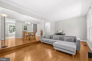 10256 Eagle Nest Ct, Fairfax, VA 22032 - Photo 3