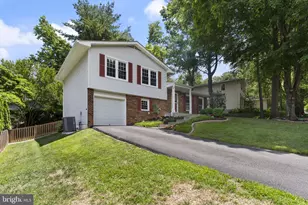 5803 Wood Laurel Ct, Burke, VA 22015 - Photo 3