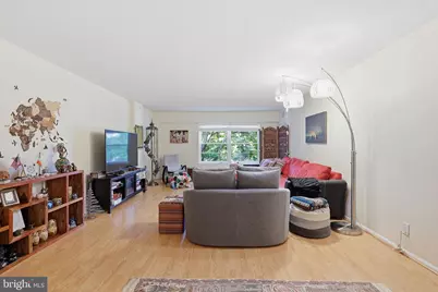 7600 Tremayne Place #203, McLean, VA 22102 - Photo 3
