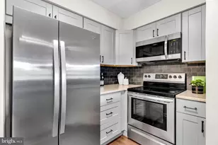 6918 Mary Caroline Cir, Alexandria, VA 22310 - Photo 11