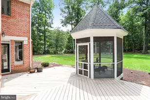 11109 Elmview Pl, Great Falls, VA 22066 - Photo 41