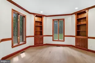 11109 Elmview Pl, Great Falls, VA 22066 - Photo 17