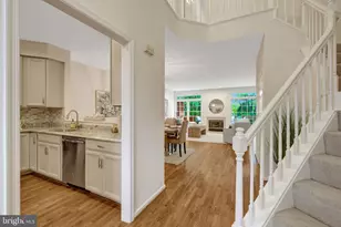 1258 Woodbrook Ct, Reston, VA 20194 - Photo 5