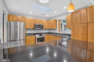 2542 Hillsman St, Falls Church, VA 22043 - Photo 3