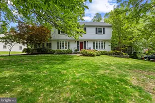 1007 Westbriar Dr NE, Vienna, VA 22180 - Photo 1