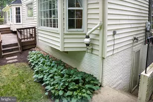 9721 S Park Cir, Fairfax Station, VA 22039 - Photo 7
