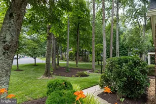 9721 S Park Cir, Fairfax Station, VA 22039 - Photo 17