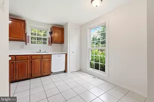 14314 Watery Mountain Ct, Centreville, VA 20120 - Photo 7