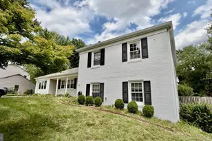 4217 Kincaid Ct, Chantilly, VA 20151 - Photo 3