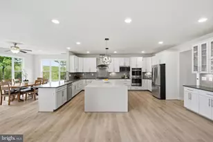 7821 Old Falls Rd, McLean, VA 22102 - Photo 17