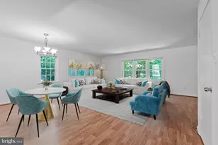 9599 Blake Park Ct, Fairfax, VA 22031 - Photo 3