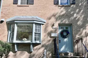 9599 Blake Park Ct, Fairfax, VA 22031 - Photo 7