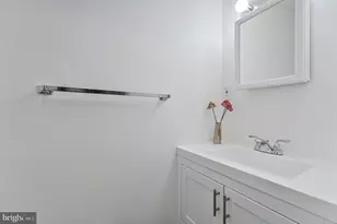 9599 Blake Park Ct, Fairfax, VA 22031 - Photo 37