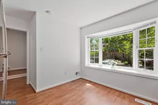 9599 Blake Park Ct, Fairfax, VA 22031 - Photo 17