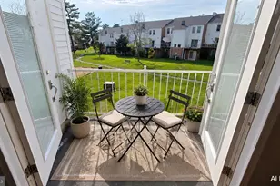 6152 Strasburg Dr, Centreville, VA 20121 - Photo 1