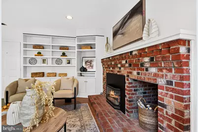 2827 Maple Lane, Fairfax, VA 22031 - Photo 5