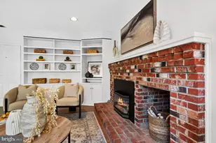 2827 Maple Ln, Fairfax, VA 22031 - Photo 5