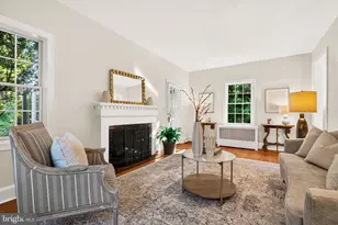 2827 Maple Ln, Fairfax, VA 22031 - Photo 17