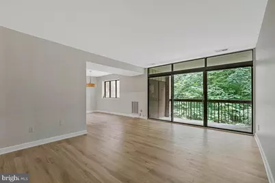 1663 Parkcrest Circle #200, Reston, VA 20190 - Photo 7