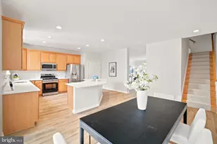 12147 Monteith Ln, Fairfax, VA 22030 - Photo 17