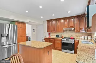 3013 Dower House Dr, Herndon, VA 20171 - Photo 15