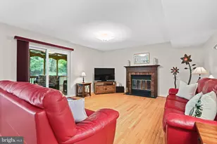 3013 Dower House Dr, Herndon, VA 20171 - Photo 11