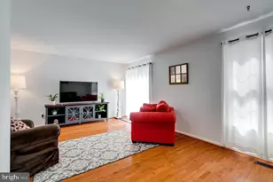 9013 Kerrydale Ct, Springfield, VA 22152 - Photo 13