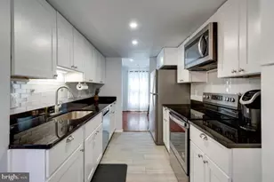 9013 Kerrydale Ct, Springfield, VA 22152 - Photo 7