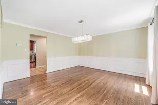 11618 Holly Briar Ln, Great Falls, VA 22066 - Photo 9