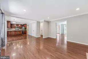 11618 Holly Briar Ln, Great Falls, VA 22066 - Photo 13