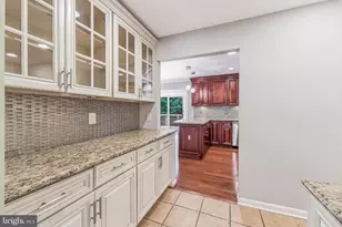 11618 Holly Briar Ln, Great Falls, VA 22066 - Photo 27