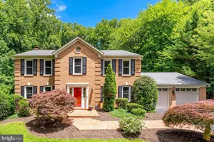 11618 Holly Briar Ln, Great Falls, VA 22066 - Photo 1