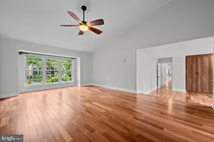 10215 Martinhoe Dr, Vienna, VA 22181 - Photo 31