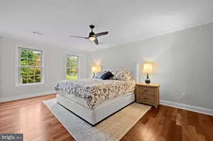 10215 Martinhoe Dr, Vienna, VA 22181 - Photo 53