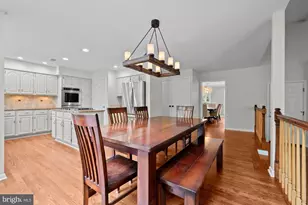 10215 Martinhoe Dr, Vienna, VA 22181 - Photo 23