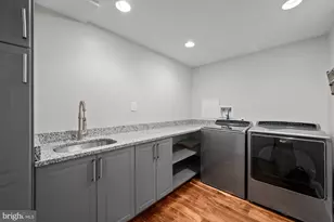 10215 Martinhoe Dr, Vienna, VA 22181 - Photo 59