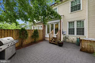 6197 Wellington Commons Dr, Alexandria, VA 22310 - Photo 5