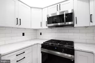 6034 Netherton St, Centreville, VA 20120 - Photo 3